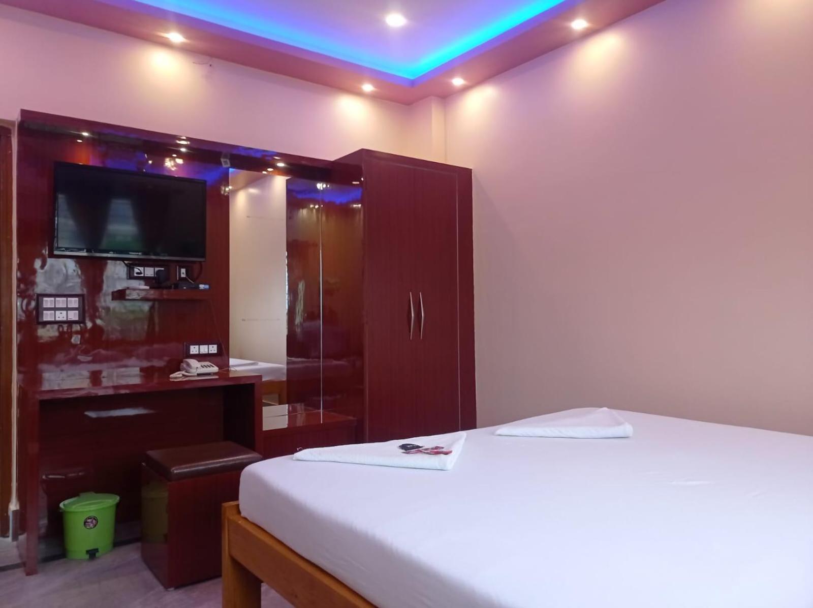 Whispering Woods Inn Bolpur Ngoại thất bức ảnh