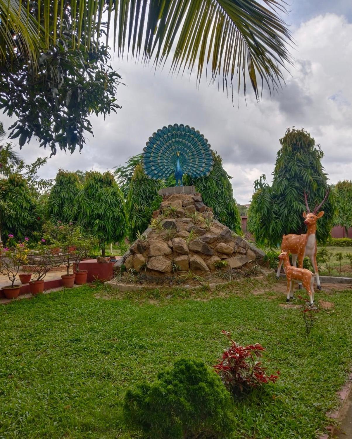 Whispering Woods Inn Bolpur Ngoại thất bức ảnh